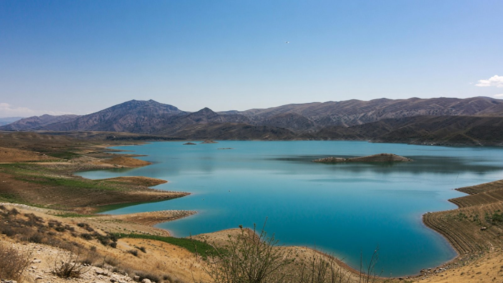 Azat reservoir — Adel Tour, Armenia