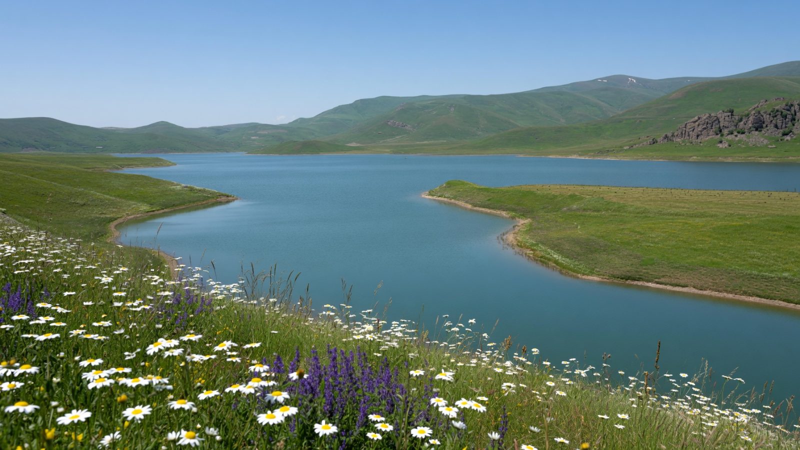 Spandarian Reservoir — Adel Tour, Armenia